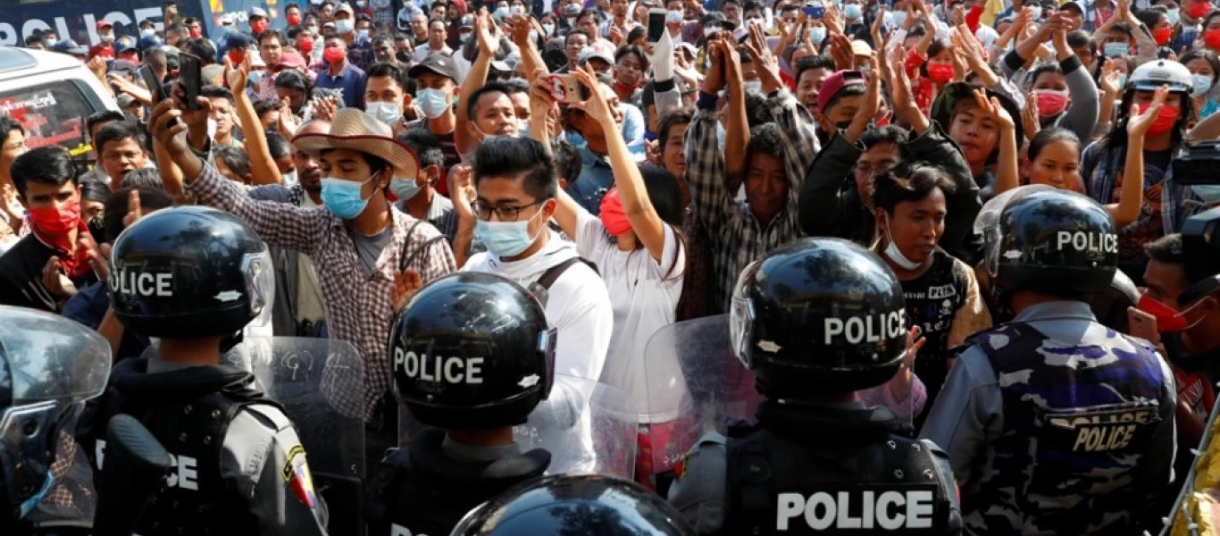 Δυνάμεις ασφαλείας της Μιανμάρ πυροβόλησαν και σκότωσαν τουλάχιστον 16 διαδηλωτές